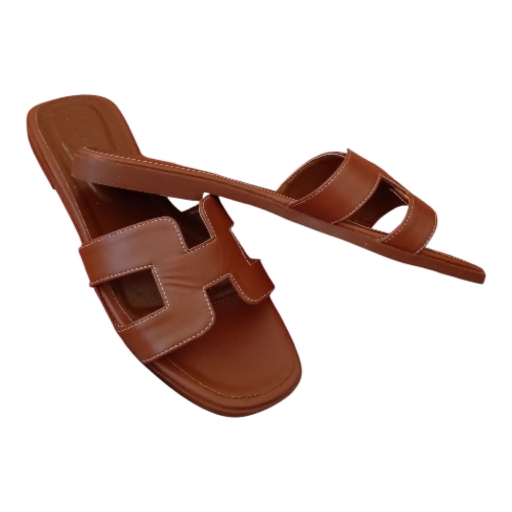 Trendy Slide Sandals - Picture 3 of 6